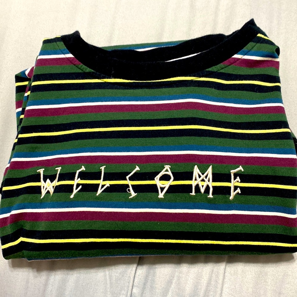 LARGE // LONG SLEEVE // GRAPHIC T-SHIRT